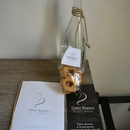 Alojamento de Acomodação e Pequeno-almoço Gatto Bianco Duchessa