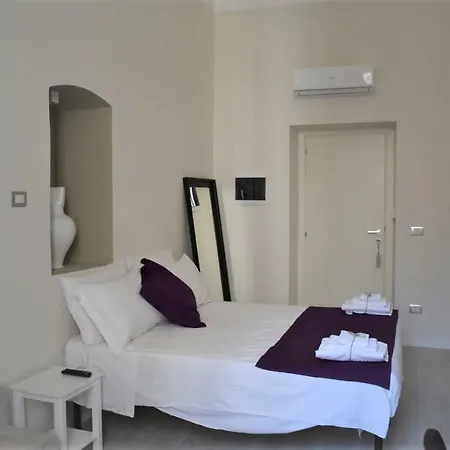 Gatto Bianco Duchessa 3* Барі